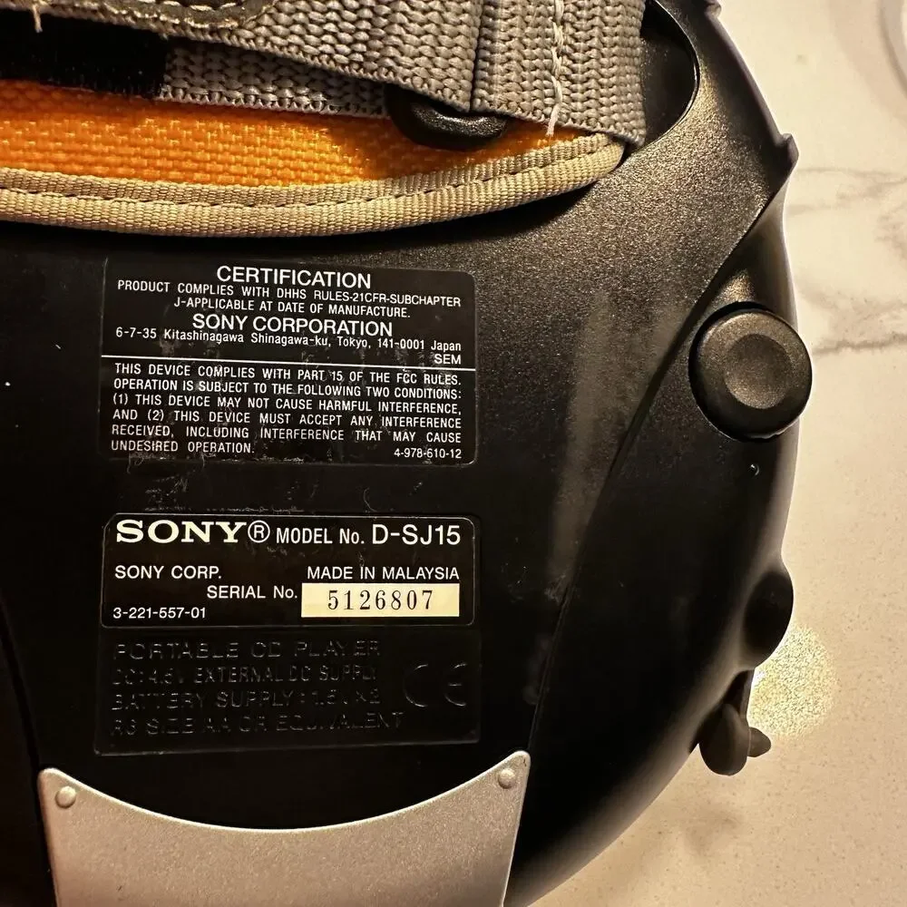 Sony Sports CD Walkman - D-SJ15 - G-Protection & Headphones Works